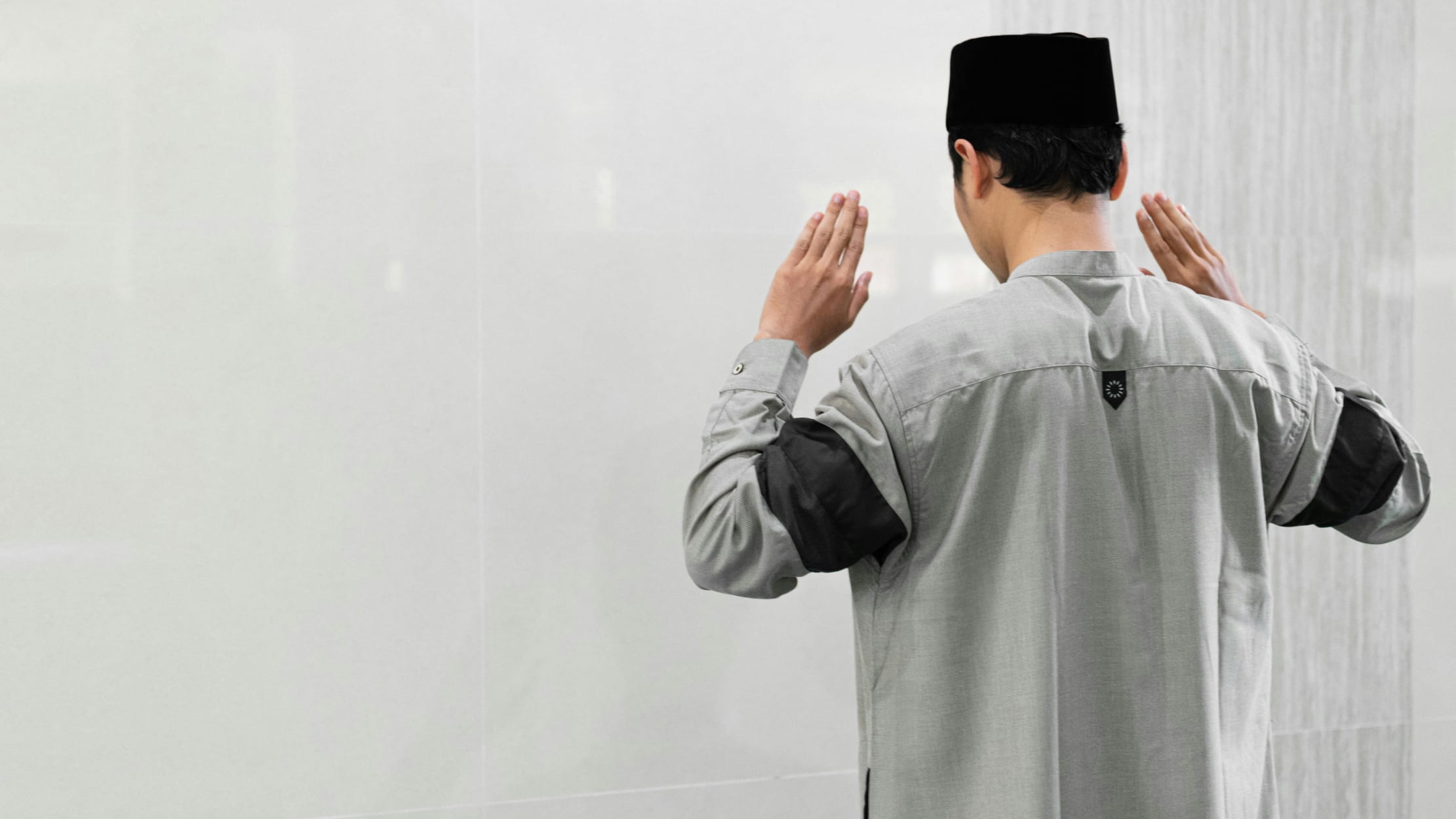 Raising hands in prayer | Fitrah Tawheed
